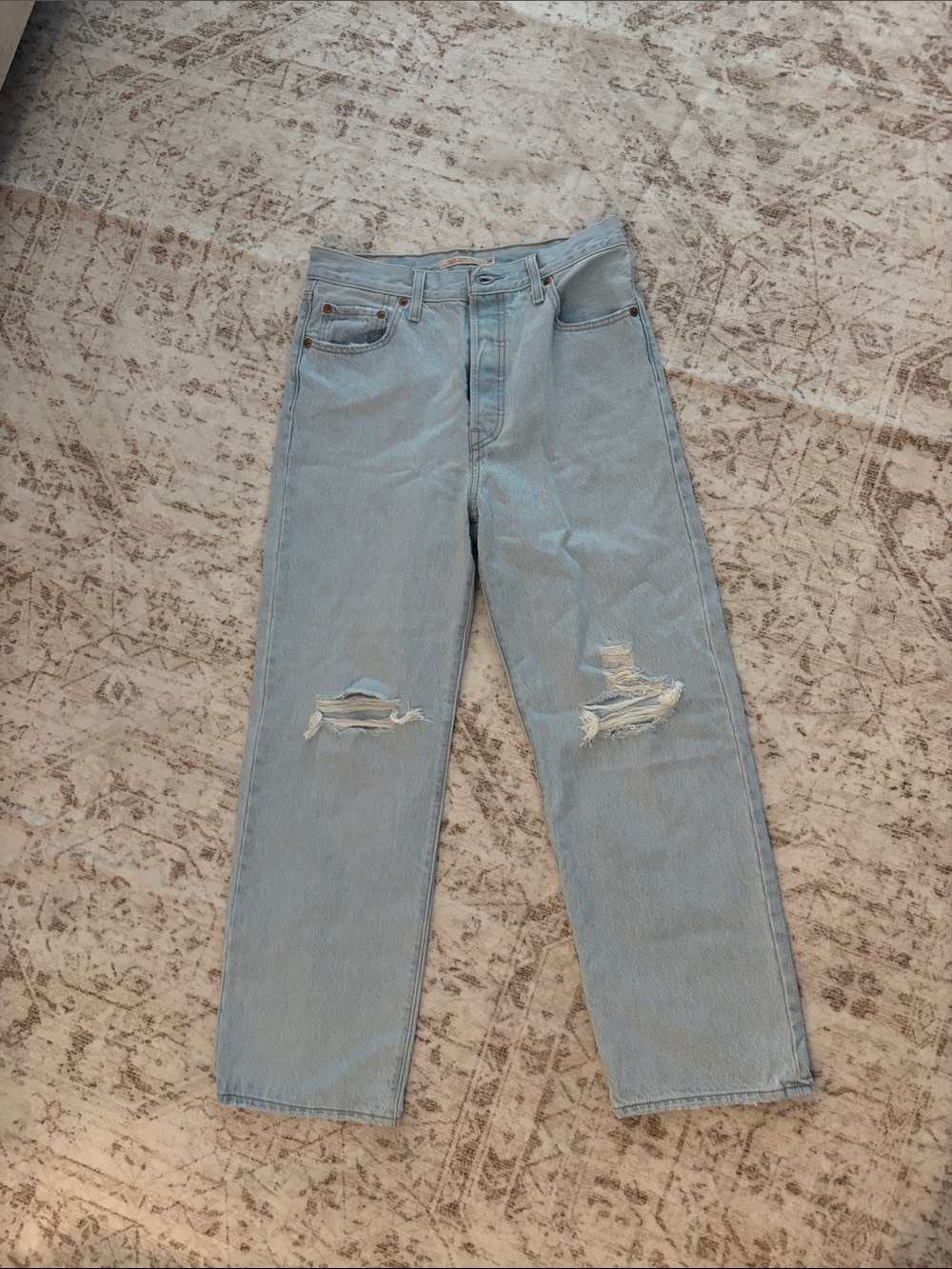 Levi’s rib cage straight ankle size 28